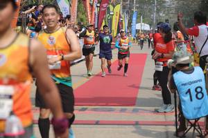 BIB: 
                            <button type="button" onclick="openModal(8250685)" class="btn btn-primary btn-sm float-right btn-popup" data-toggle="modal" data-target=".modal-high-quality">
                        <i class="fas fa-shopping-cart"></i> Add to Cart
                    </button>
                                            <button type="button" onclick="isThisMe(8250685, true)" class="btn btn-success btn-sm float-right btn-popup btn-isme hidden" data-toggle="tooltip" data-placement="bottom" title="นี่คือรูปของคุณใช่ไหม คลิกที่นี่เพื่อเอาเข้าอัลบั้ม">
                        <i class="fas fa-plus"></i> Add to album
                    </button>
                    <button type="button" onclick="isThisMe(8250685, false)" class="btn btn-warning btn-sm float-right btn-popup btn-isnotme hidden">
                        <i class="fas fa-ban"></i> Remove from album
                    </button>